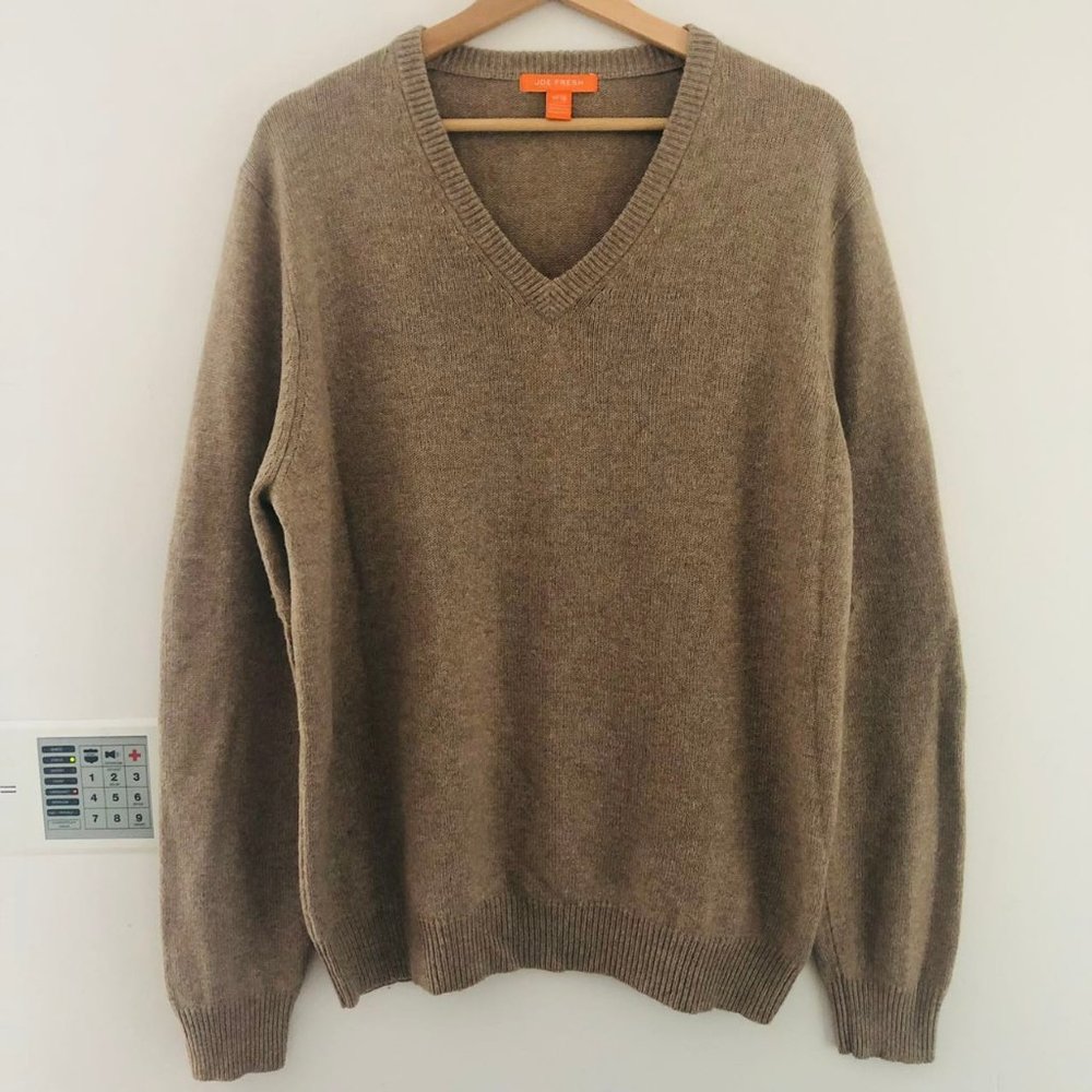 Joe Fresh Men's Tan Solid V-Neck Pullover Sweater Size XL